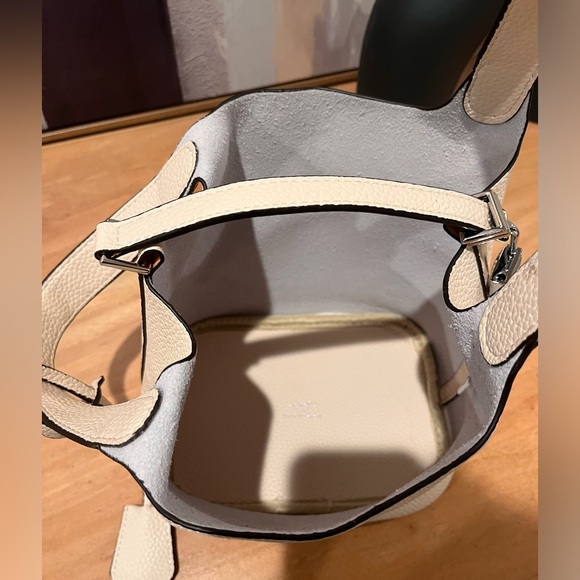 Cream bucket bag top handle - designer - Picture 4 of 9